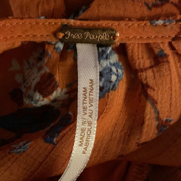 Free People Floral Crop Orange Top P2P 18” Length 10” front, 17” back. SIZE XS - Picture 5 of 10